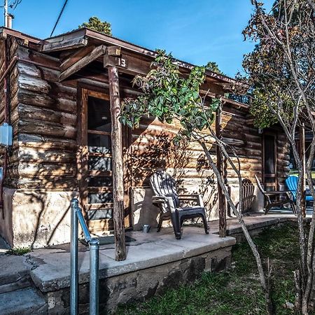 Apache Village 5, Queen Bed, Midtown, Sleeps 2 Рюидозо Екстериор снимка