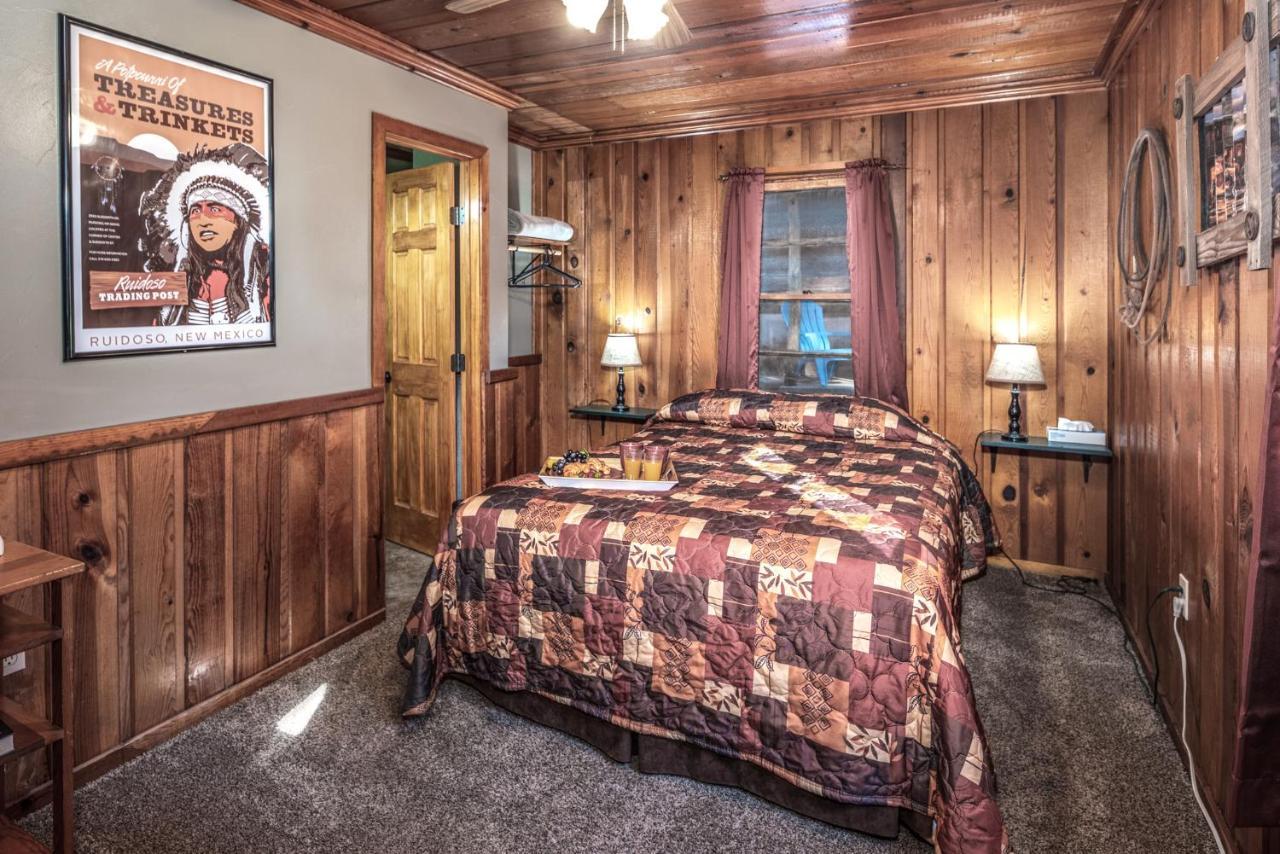 Apache Village 5, Queen Bed, Midtown, Sleeps 2 Рюидозо Екстериор снимка